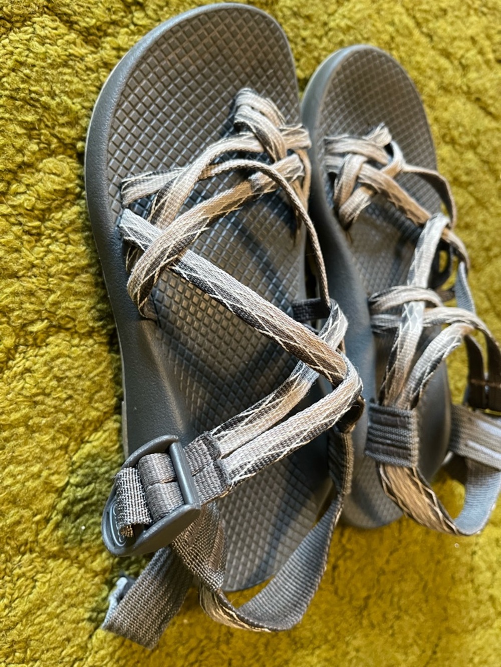 Chacos gray double strap classic size 6 hiking sandals